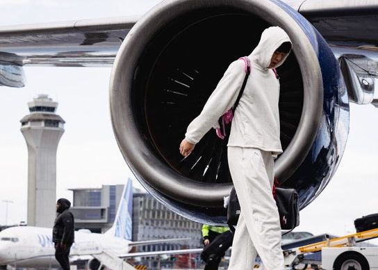 Направимся на поле команды гостей! Официальные социальные сети Trail Blazers опубликовали фотографии, на фото появился Ян Хансен.